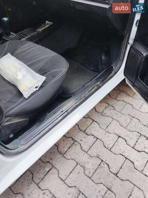 Універсал Volkswagen Passat 1988 в Дніпрі