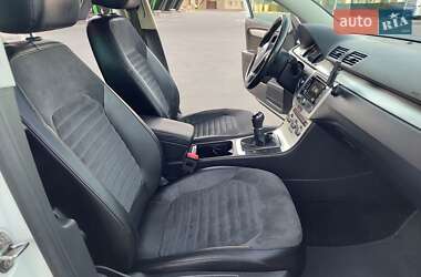 Універсал Volkswagen Passat 2012 в 