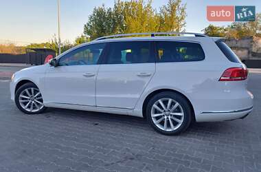 Універсал Volkswagen Passat 2012 в 