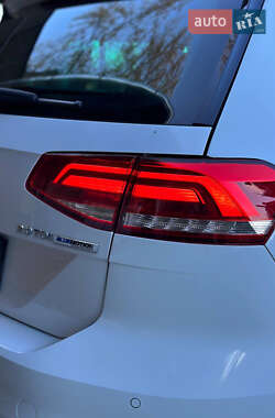 Универсал Volkswagen Passat 2015 в Харькове