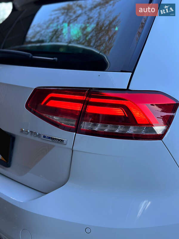 Універсал Volkswagen Passat 2015 в Харкові