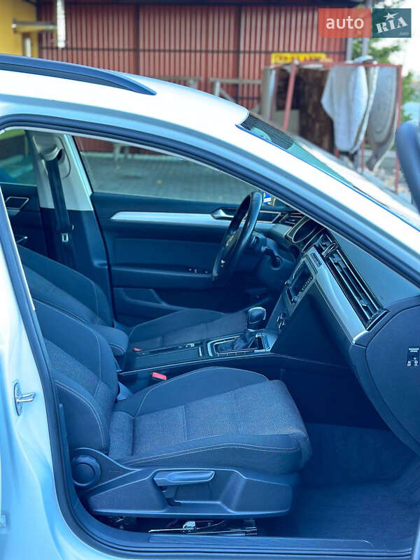 Універсал Volkswagen Passat 2015 в Харкові