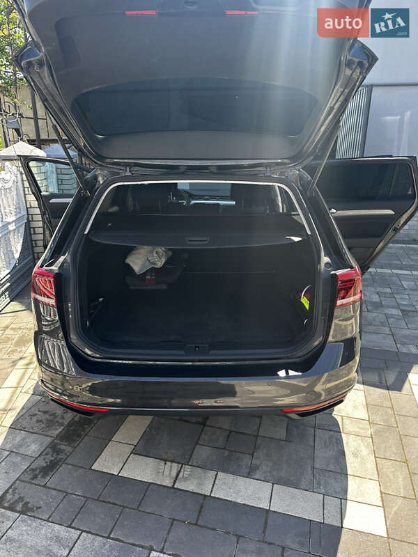 Универсал Volkswagen Passat 2021 в Львове