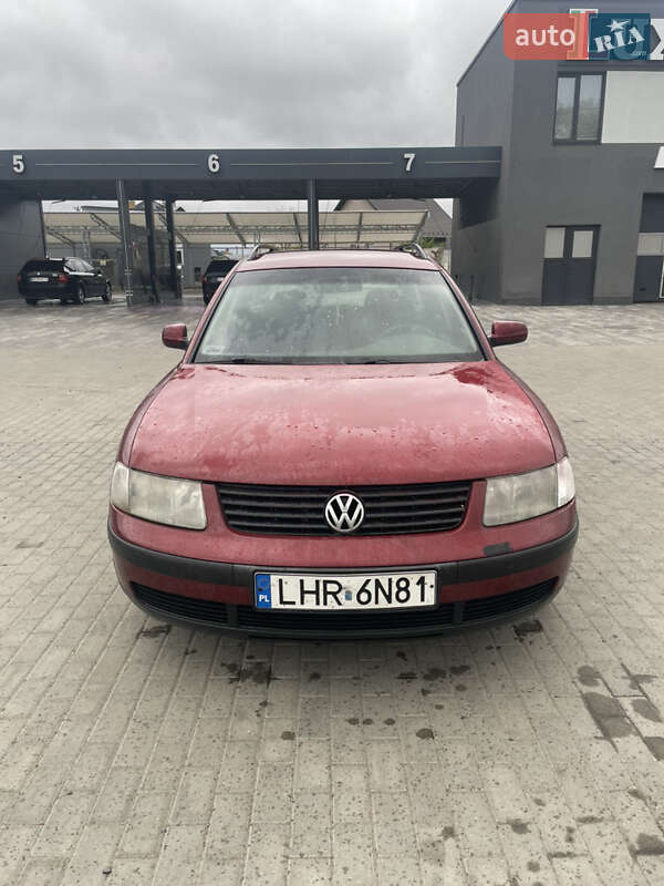Універсал Volkswagen Passat 1998 в 