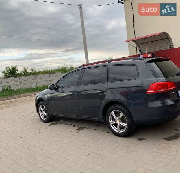 Універсал Volkswagen Passat 2011 в 