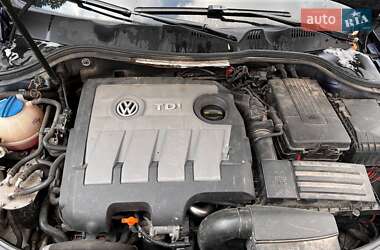 Універсал Volkswagen Passat 2011 в 