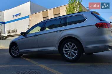 Универсал Volkswagen Passat 2015 в Киеве