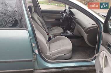 Універсал Volkswagen Passat 1998 в 