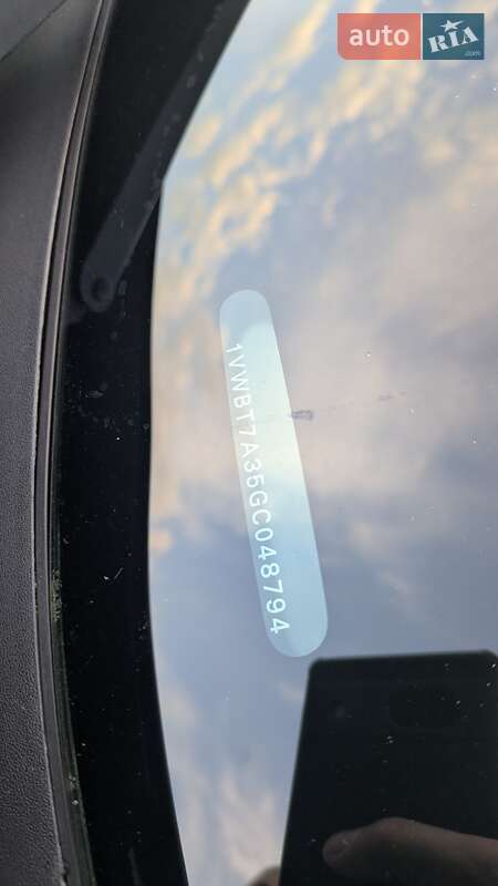 Седан Volkswagen Passat 2016 в Луцке