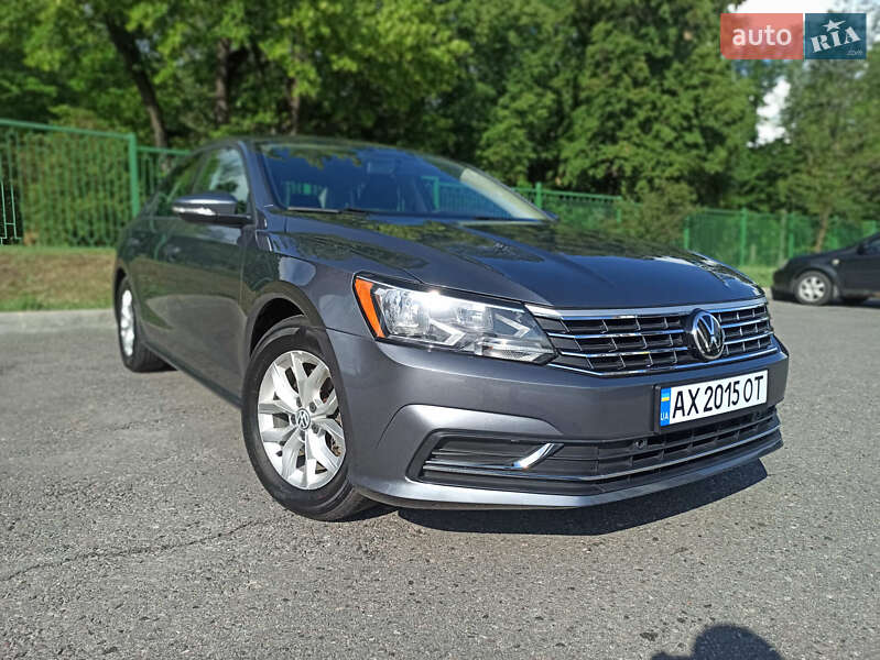 Седан Volkswagen Passat 2017 в Харкові
