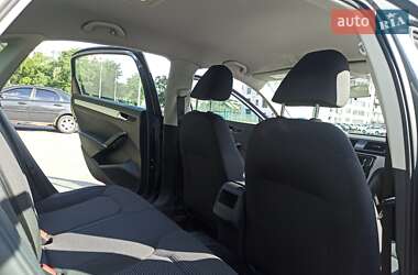 Седан Volkswagen Passat 2017 в 