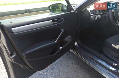 Седан Volkswagen Passat 2017 в 