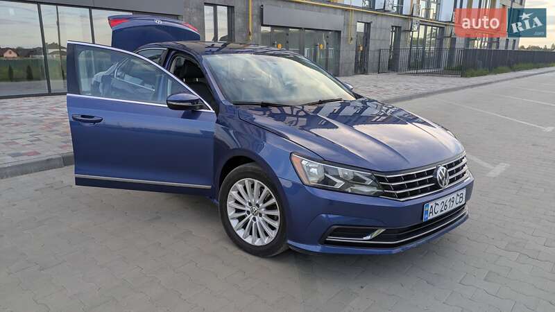 Седан Volkswagen Passat 2016 в Луцке