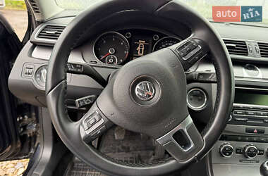 Універсал Volkswagen Passat 2012 в 