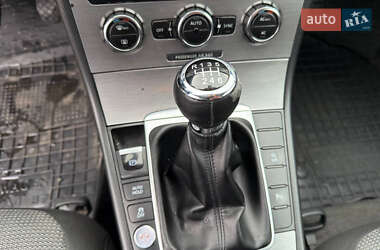 Універсал Volkswagen Passat 2012 в 