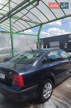 Седан Volkswagen Passat 1998 в 