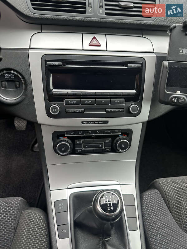 Універсал Volkswagen Passat 2010 в Вінниці