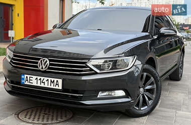 Седан Volkswagen Passat 2018 в Києві