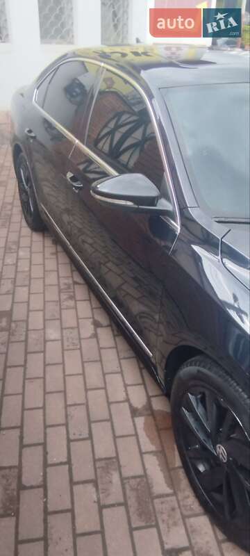 Седан Volkswagen Passat 2018 в Ивано-Франковске