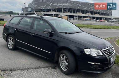 Універсал Volkswagen Passat 2010 в Львові