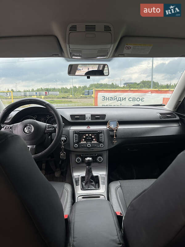 Універсал Volkswagen Passat 2010 в Львові