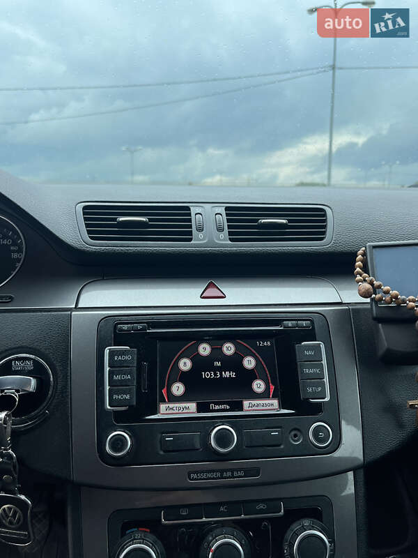 Універсал Volkswagen Passat 2010 в Львові
