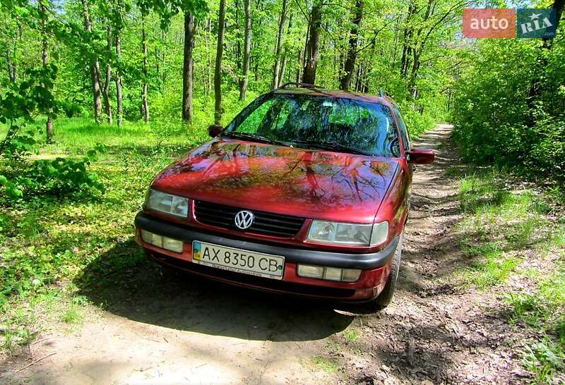 Універсал Volkswagen Passat 1996 в 