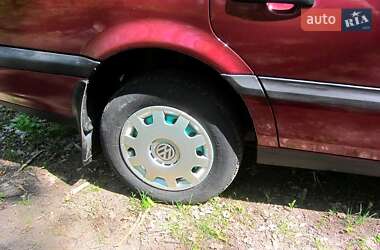 Універсал Volkswagen Passat 1996 в 