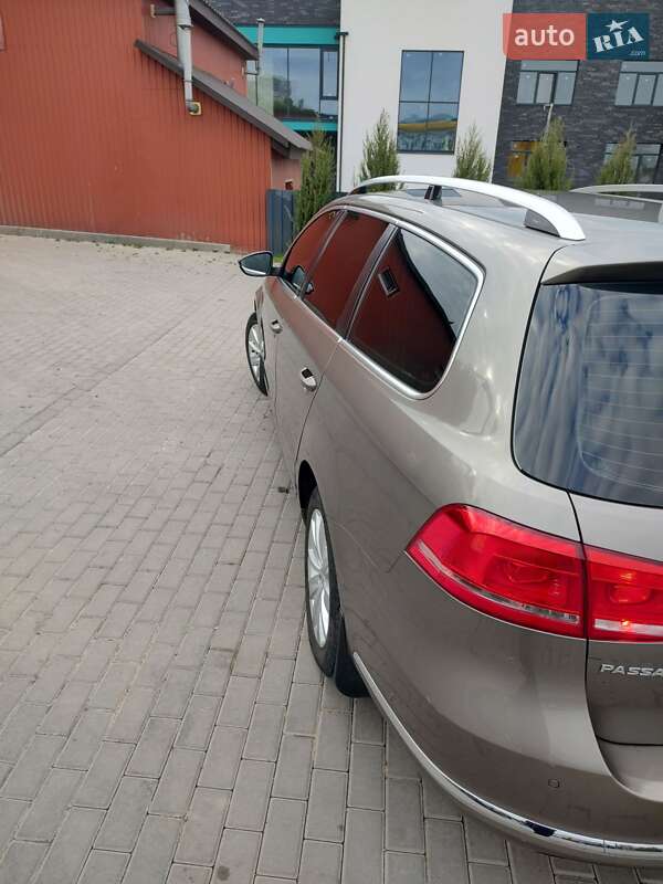 Универсал Volkswagen Passat 2011 в Ровно