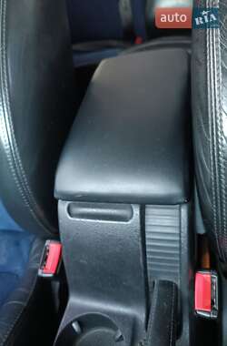 Седан Volkswagen Passat 2004 в 