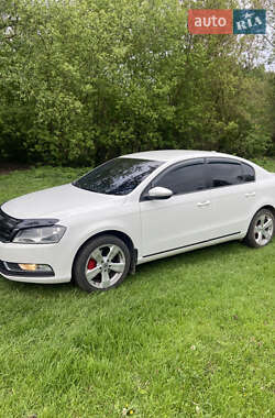 Седан Volkswagen Passat 2011 в Тернополе