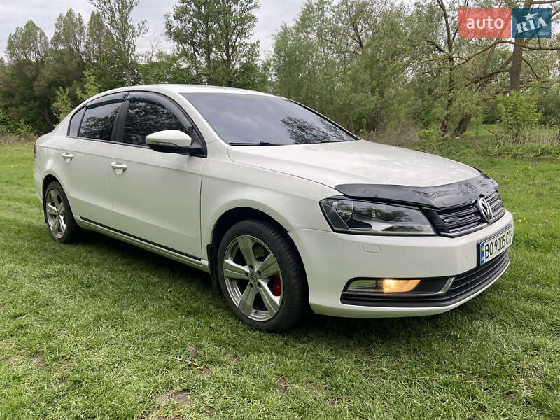 Седан Volkswagen Passat 2011 в Тернополі