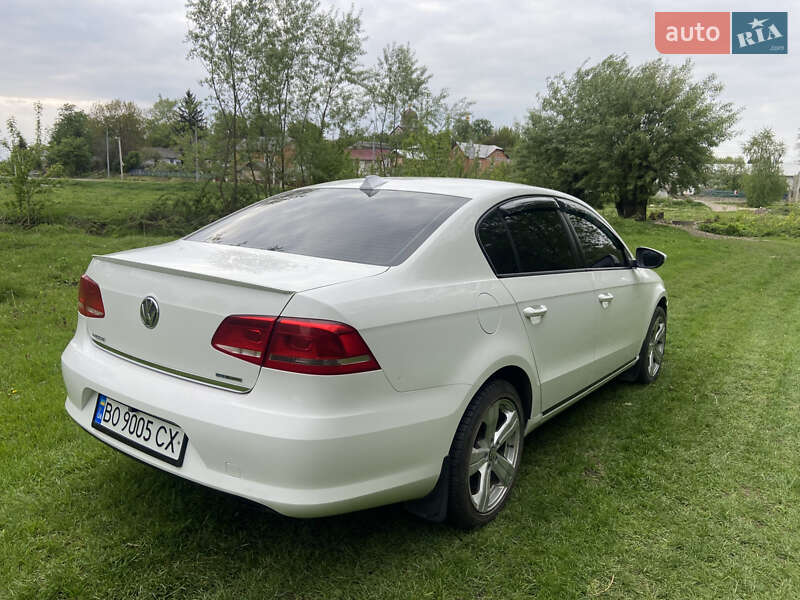 Седан Volkswagen Passat 2011 в Тернополі
