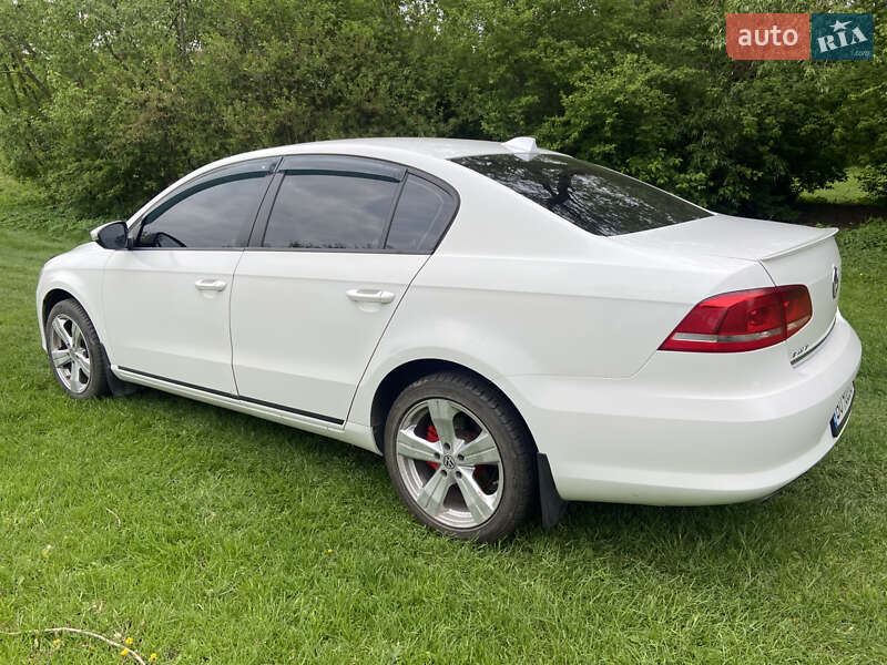 Седан Volkswagen Passat 2011 в Тернополі