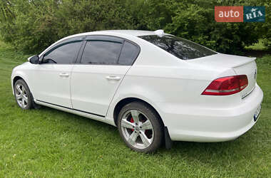 Седан Volkswagen Passat 2011 в 