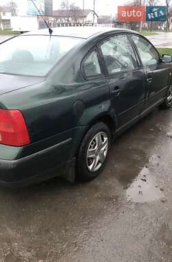 Седан Volkswagen Passat 1997 в 