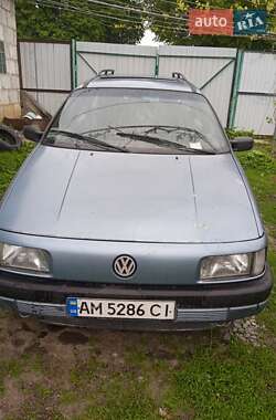 Универсал Volkswagen Passat 1990 в Звягеле