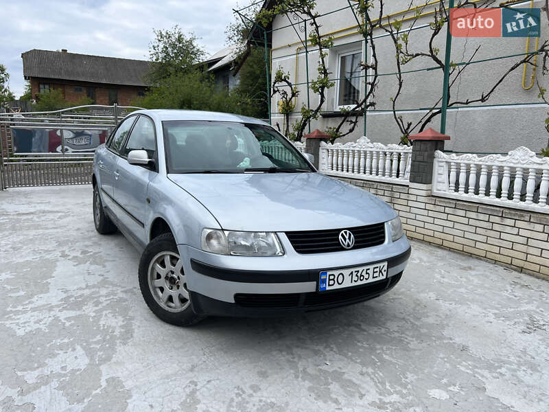 Седан Volkswagen Passat 1998 в 