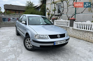 Седан Volkswagen Passat 1998 в 