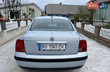 Седан Volkswagen Passat 1998 в 