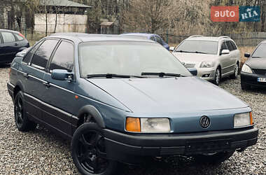 Седан Volkswagen Passat 1992 в Івано-Франківську