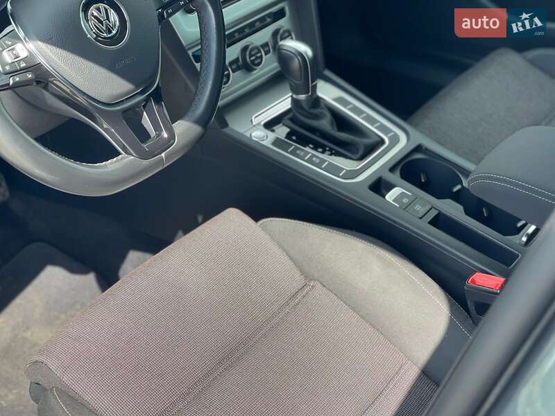 Універсал Volkswagen Passat 2016 в Ужгороді