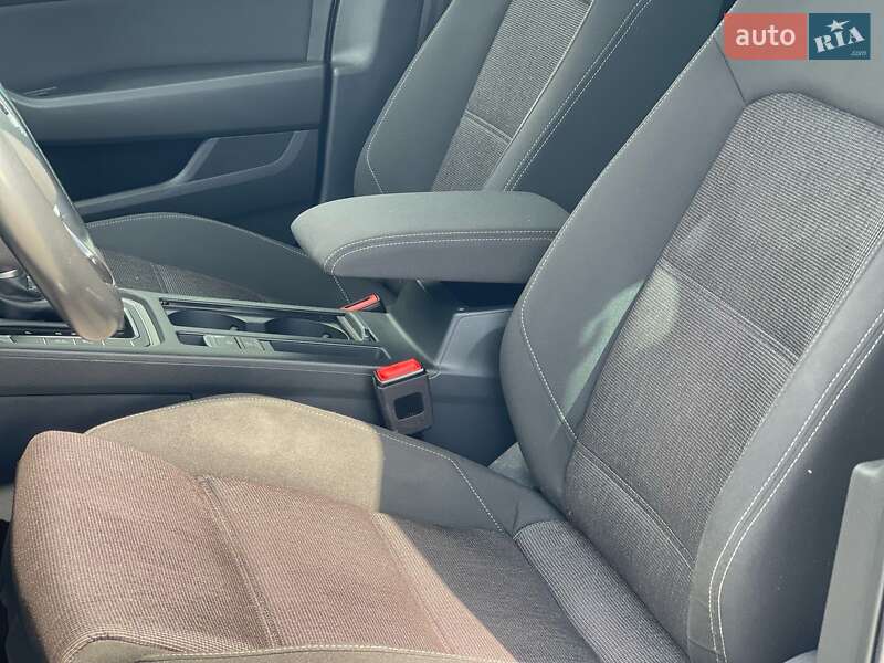 Універсал Volkswagen Passat 2016 в Ужгороді