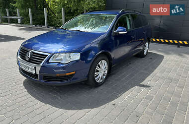 Универсал Volkswagen Passat 2010 в Киеве