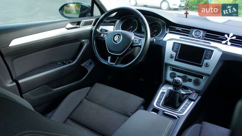 Универсал Volkswagen Passat 2015 в Дрогобыче