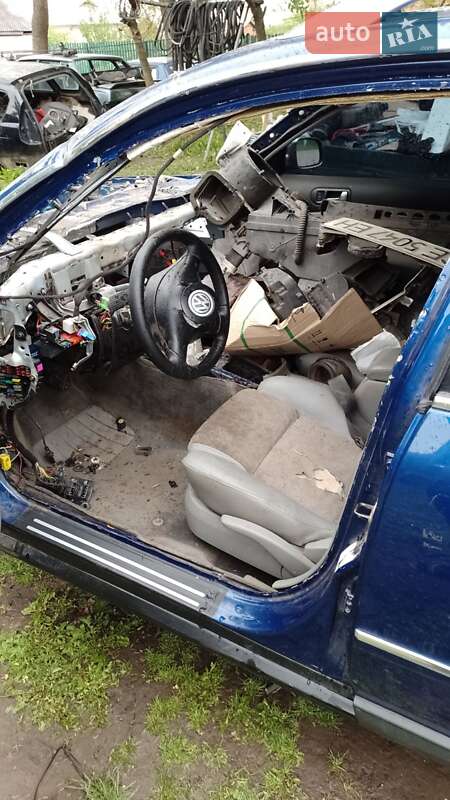 Универсал Volkswagen Passat 2003 в Ярмолинцах