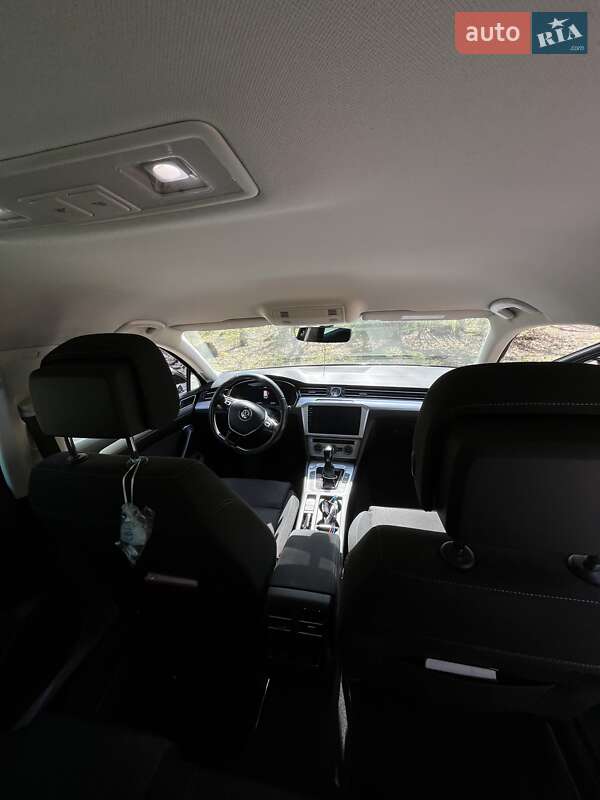 Универсал Volkswagen Passat 2017 в Киеве