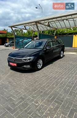 Універсал Volkswagen Passat 2021 в Дніпрі