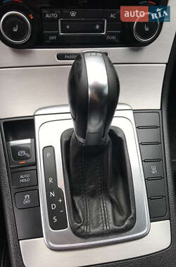 Седан Volkswagen Passat 2011 в 