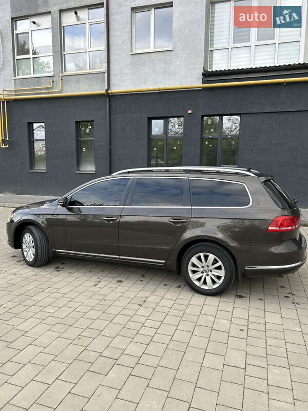 Универсал Volkswagen Passat 2013 в Ивано-Франковске